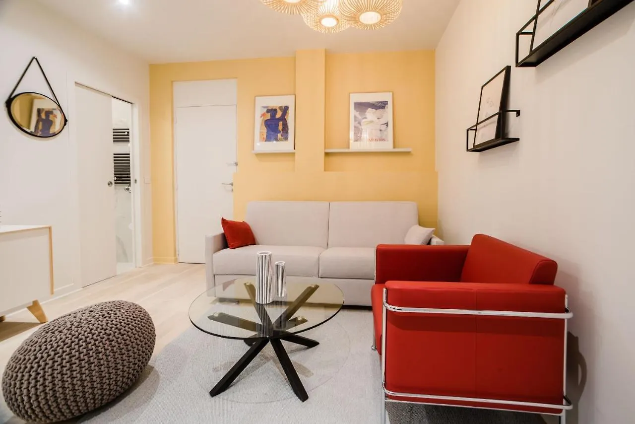 Eluard Au Coeur De La Rive Gauche, Neuf, Design, 2-4 Personnes Apartment *