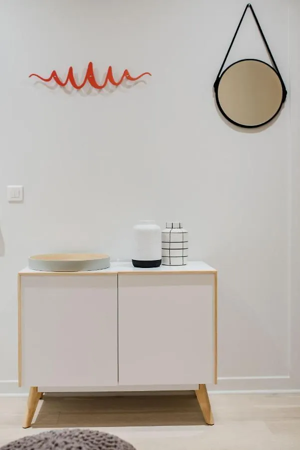 Eluard Au Coeur De La Rive Gauche, Neuf, Design, 2-4 Personnes *